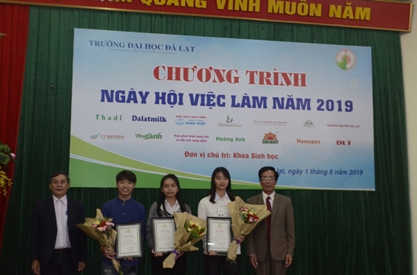 Hơn 300 sinh viên Đại học Đà Lạt tham gia Ngày hội việc làm