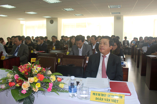 Phó Bí thư, Chủ tịch UBND tỉnh Đoàn Văn Việt tham dự kỳ họp