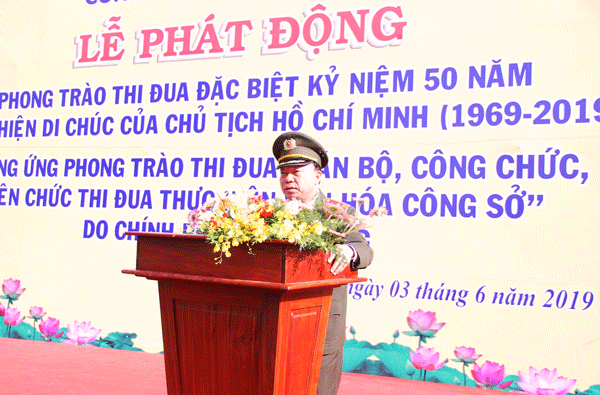 Thiếu tướng Bùi Văn Sơn – UVBTV Tỉnh ủy , Giám đốc Công an tỉnh nhấn mạnh các nội dung cần tập trung thực hiện trong toàn lực lượng tại lễ phát động