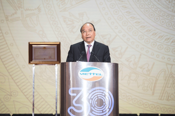 Thủ tướng Nguyễn Xuân Phúc phát biểu tại Lễ Kỷ niệm 30 năm Ngày truyền thống Viettel