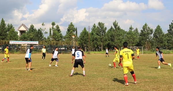 Trận giao hữu bóng đá giữa công an 2 địa phương