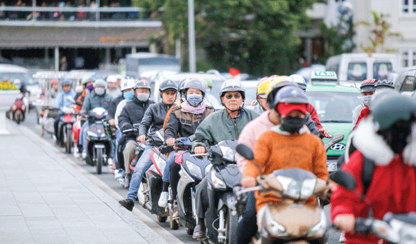 Hạ tầng giao thông đối ngoại và đô thị chưa hoàn thiện còn là “điểm nghẽn” trong phát triển du lịch Lâm Đồng. Ảnh: C.Thành