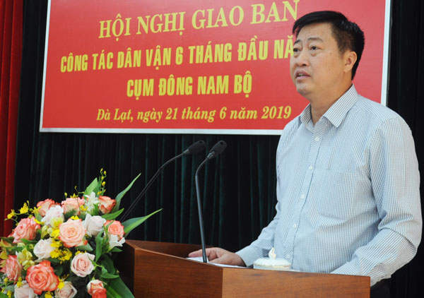 Đồng chí Bùi Tuấn Quang - Phó Trưởng Ban Dân vận Trung ương phát biểu kết luận Hội nghị
