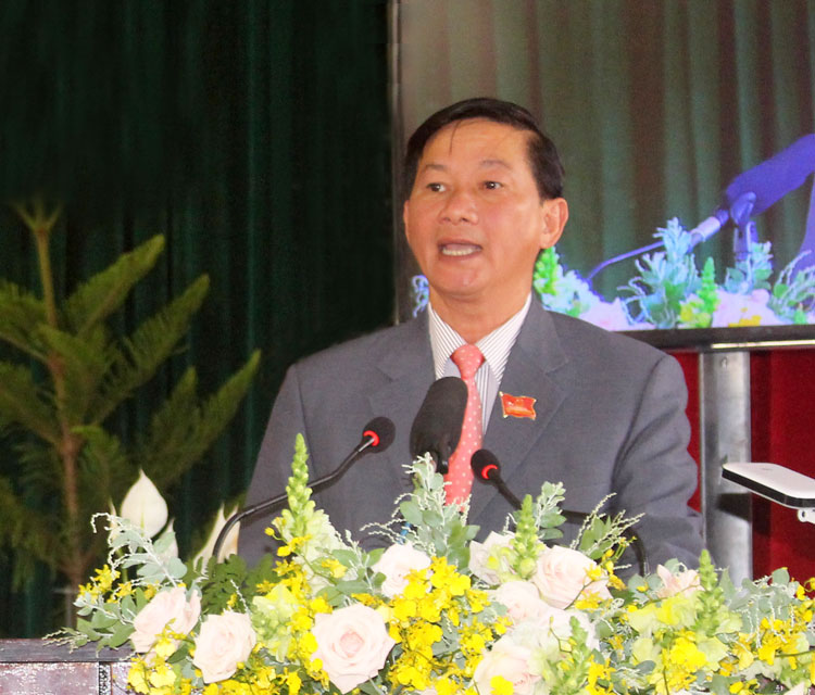 Phó Bí thư thường trực Tỉnh ủy, Chủ tịch HĐND tỉnh Trần Đức Quận phát biểu bế mạc kỳ họp thứ 8, HĐND tỉnh khóa IX