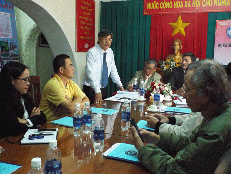 NSNA Hoàng Thạch Vân - thay mặt TW Hội NSNA Việt Nam phát biểu tại Đại hội
