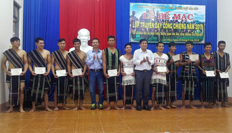 Bảo Lộc: Bế mạc lớp truyền dạy cồng chiêng cho thanh niên thôn Đạ Nghịch