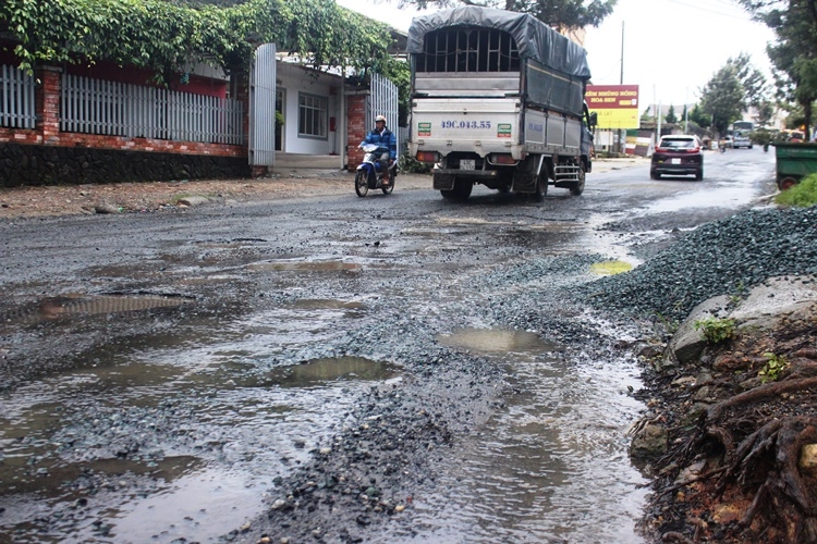 TP Đà Lạt: Nhiều tuyến đường xuống cấp nghiêm trọng
