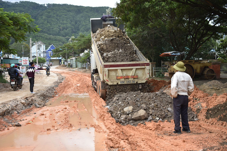 Đơn Dương: 261 km đường giao thông được bê tông hóa
