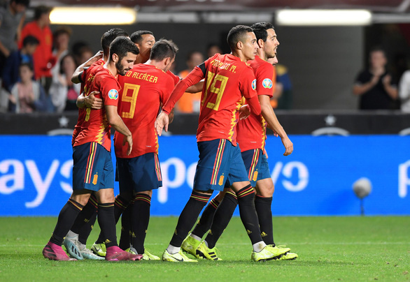 Tây Ban Nha và Ý cùng thắng tuyệt đối ở vòng loại Euro 2020