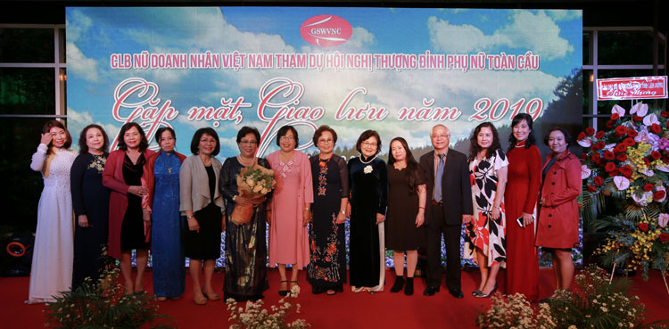 Lãnh đạo Hội LHPNVN và Hiệp hội Doanh nghiệp tỉnh Lâm Đồng tham gia gặp mặt CLB Nữ doanh nhân Việt Nam tham dự Hội nghị thượng đỉnh phụ nữ toàn cầu