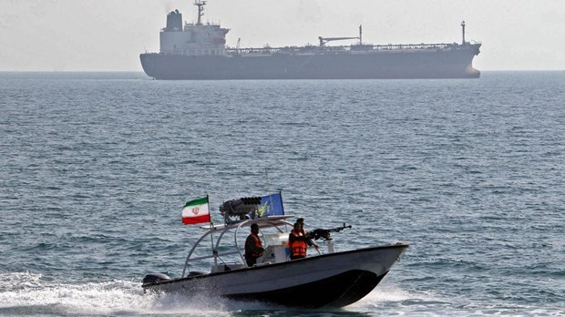 Iran bắt giữ tàu ở vùng Vịnh do nghi buôn lậu dầu tới UAE