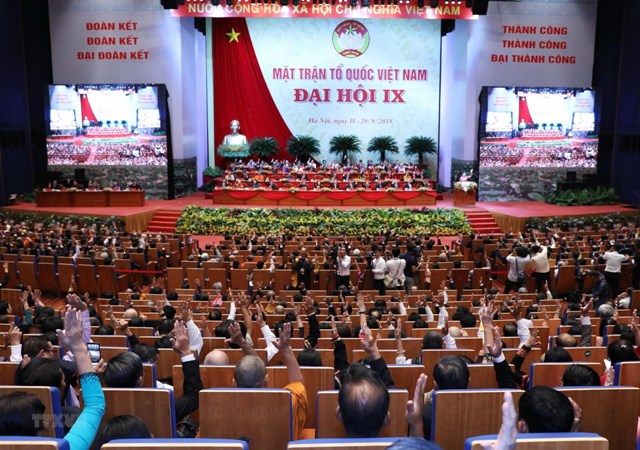 Nâng cao hiệu quả giám sát, phản biện xã hội của Mặt trận Tổ quốc Việt Nam và các đoàn thể chính trị - xã hội - Tiếp cận từ yêu cầu đổi mới phương thức lãnh đạo của Đảng