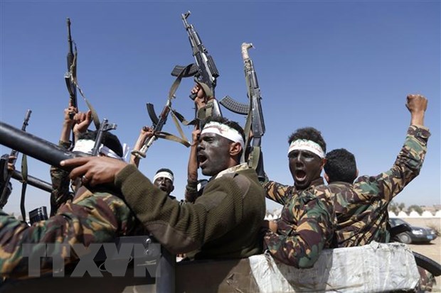 Các tay súng phiến quân Houthi tại thủ đô Sanaa, Yemen