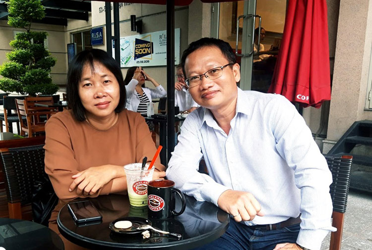 Nhà văn Trần Nhã Thụy và nhà văn Nguyễn Ngọc Tư tại TP Hồ Chí Minh. (Ảnh: NVCC)
