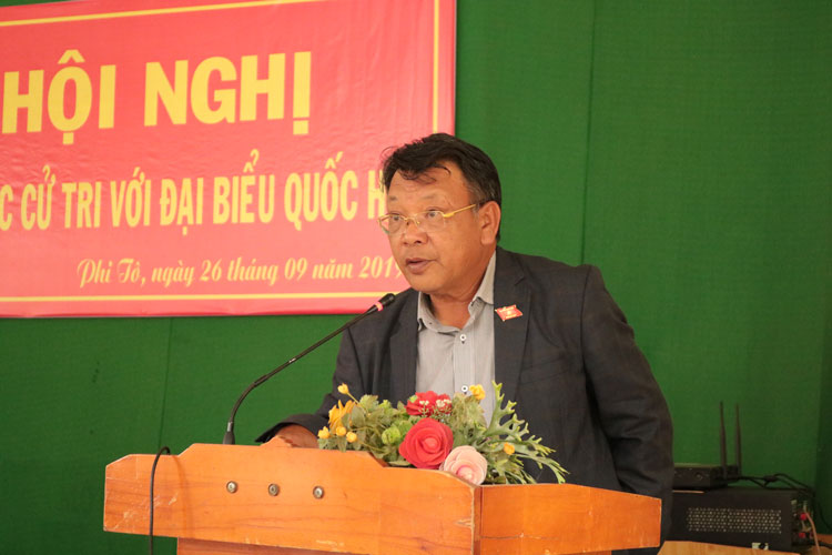 Ông Nguyễn Tạo -  Phó Trưởng đoàn Chuyên trách Đoàn ĐBQH phát biểu tại buổi tiếp xúc cử tri