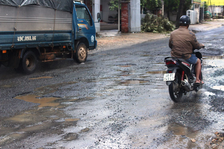 Nhiều tuyến đường nội đô TP Đà Lạt xuống cấp nghiêm trọng, cần nâng cấp, sửa chữa gấp