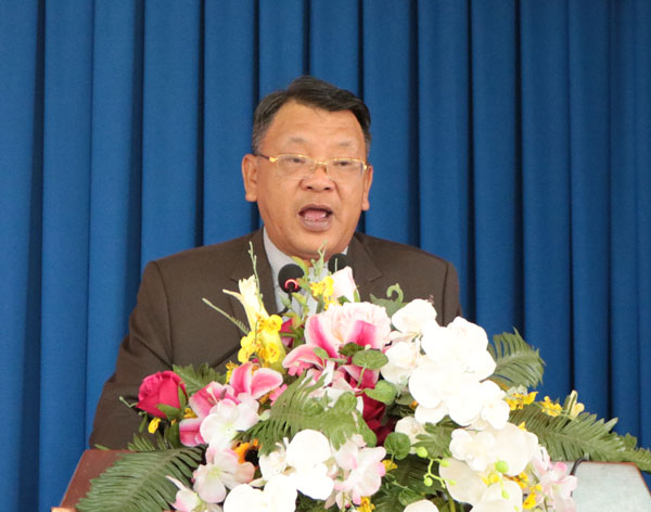 Ông Nguyễn Tạo -  Phó Trưởng đoàn Chuyên trách Đoàn ĐBQH báo cáo trước cử tri về kết quả 9 tháng đầu năm, nhiệm vụ giải pháp 3 tháng cuối năm 2019 của cả nước và tỉnh Lâm Đồng