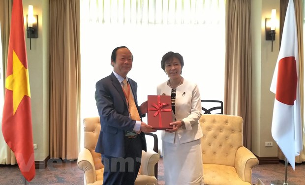 Thứ trưởng Võ Tuấn Nhân, Trưởng đoàn công tác của Việt Nam tham dự Hội nghị Bộ trưởng môi trường ASEAN lần thứ 15 (AMME 15) họp song phương với bà Yubari Sato, Quốc vụ khanh Bộ Môi trường Nhật Bản