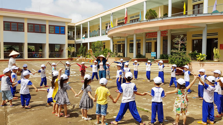 Trường Mẫu giáo Thăng Long - thị trấn Nam Ban, được Quận Cầu Giấy, Hà Nội tài trợ, khánh thành năm 2010
