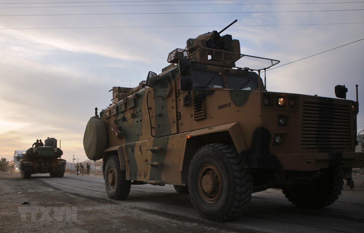 Quân đội Mỹ đồn trú ở Syria bị Thổ Nhĩ Kỳ pháo kích