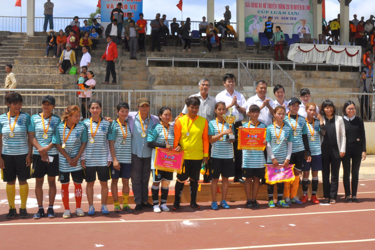 Di Linh: Tổ chức Giải Bóng đá Nữ truyền thống lần thứ 7