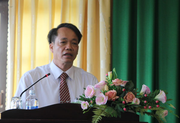 Tiến sỹ Lê Văn Từ - Trưởng phòng Quản lý, đào tạo, bồi dưỡng Phân viện Hành chính Quốc gia tại Tây Nguyên phát biểu tại lễ khai giảng