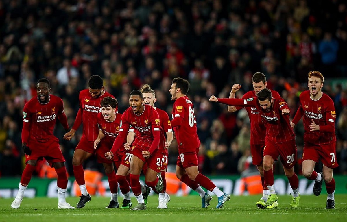 Liverpool ăn mừng sau loạt sút luân lưu