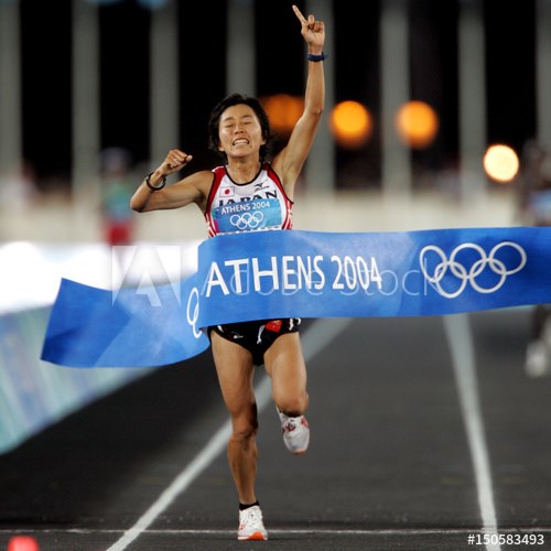 Mizuki Noguchi là người Nhật Bản đầu tiên rước đuốc Olympic Tokyo