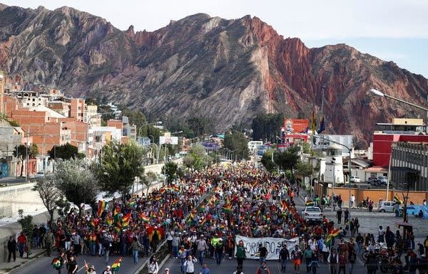 Phe đối lập biểu tình phản đối kết quả cuộc tổng tuyển cử Bolivia