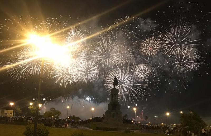 Bắn pháo hoa kỷ niệm Havana tròn 500 năm.