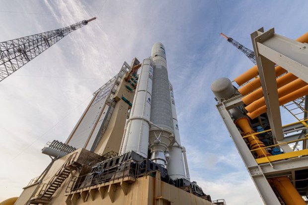 Tên lửa đẩy Ariane 5 trên bệ phóng