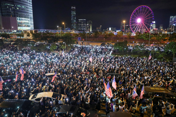 Hàng ngàn người đã đổ về trung tâm Hong Kong ngày 28-11