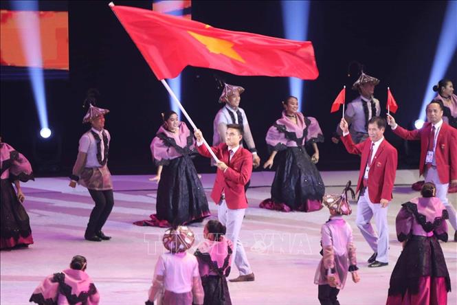 Đoàn thể thao Việt Nam diễu hành trong lễ khai mạc