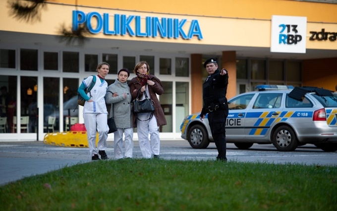Nổ súng tại bệnh viện Czech, sáu người thiệt mạng