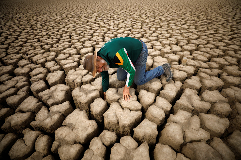 Đất đai khô cằn nứt nẻ tại Nam Phi, tháng 11-2019