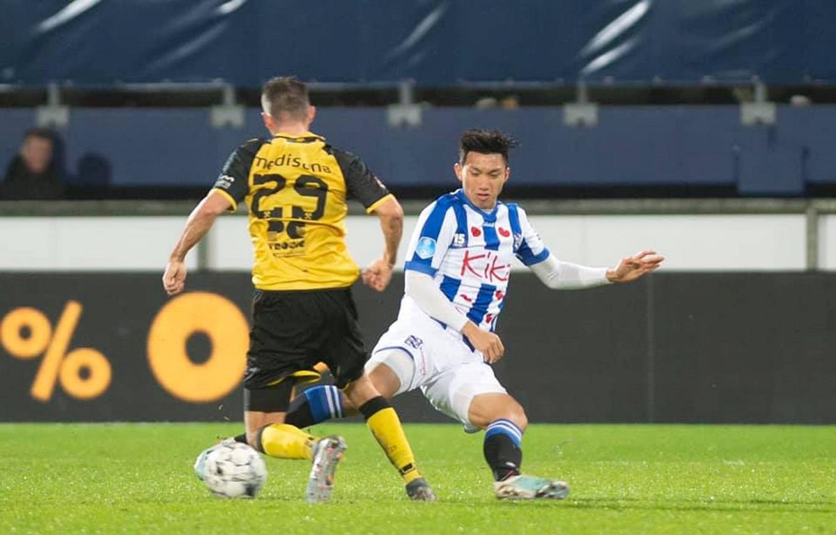 Đoàn Văn Hậu lần đầu ra sân ở đội 1 SC Heerenveen