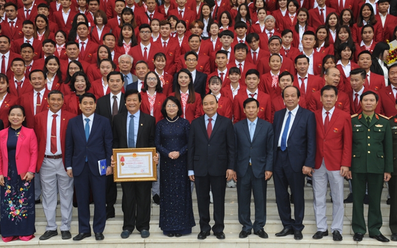 Thủ tướng Nguyễn Xuân Phúc gặp mặt các VĐV, HLV đạt thành tích cao tại SEA Games 30