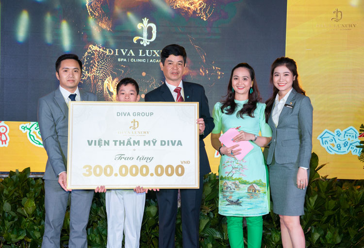 Viện thẩm mỹ DIVA trao tặng 300 triệu cho làng SOS Đà Lạt