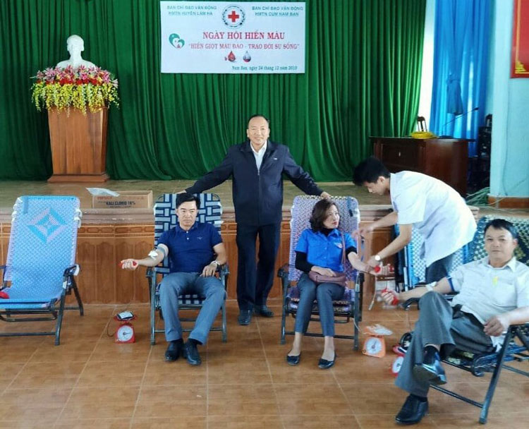 Lãnh đạo huyện Lâm Hà tham gia Ngày hội Hiến máu tình nguyện