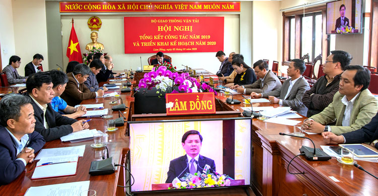Đầu cầu UBND tỉnh Lâm Đồng tham dự hội nghị