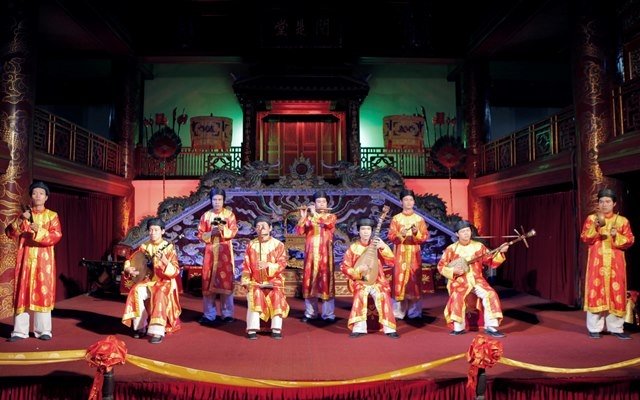 Nhã nhạc Cung đình Huế đã được UNESCO ghi vào Danh mục Kiệt tác phi vật thể và truyền khẩu của nhân loại, năm 2003