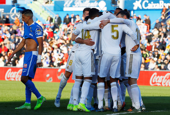 Niềm vui của các cầu thủ Real Madrid sau khi ghi bàn vào lưới Getafe