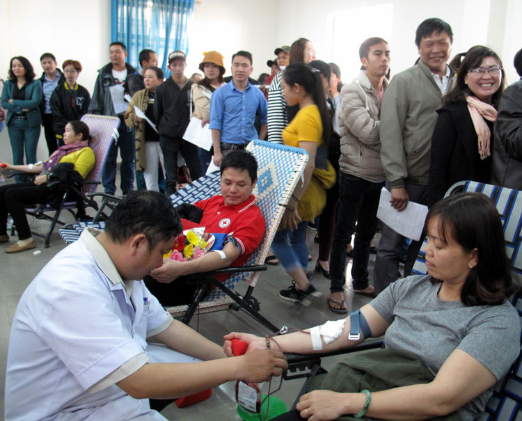 Huyện Đức Trọng huy động nhiều người tham gia lễ hội Xuân hồng, dự kiến  thu nhận 250 đơn vị máu cung cấp cho BVĐK Lâm Đồng