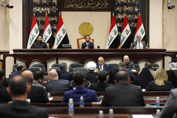 Các nghị sĩ Iraq trong phiên họp Quốc hội bất thường ngày 5-1
