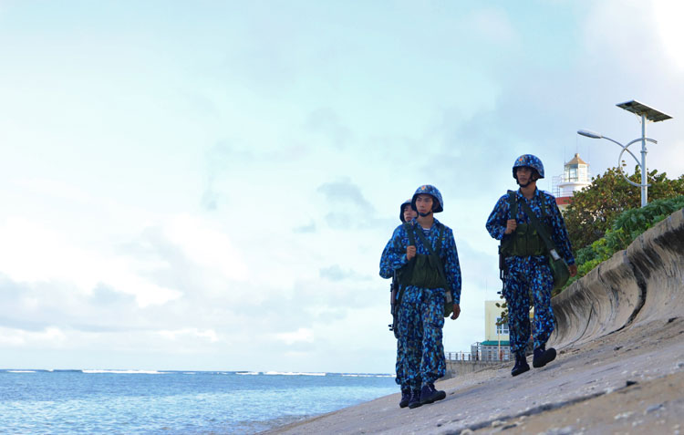 Lính đảo làm nhiệm vụ tuần tra, canh gác giữ vững chủ quyền biển đảo thiêng liêng của Tổ quốc