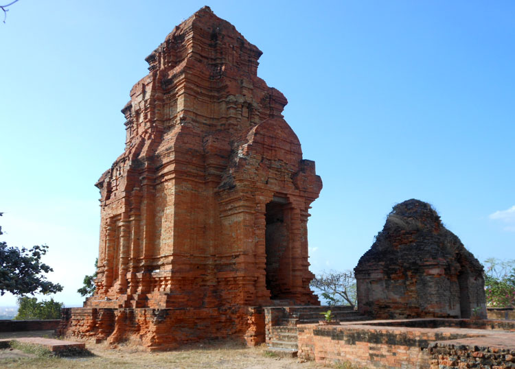 Tháp Pô Sah Inư của người Chăm ở Bình Thuận. 