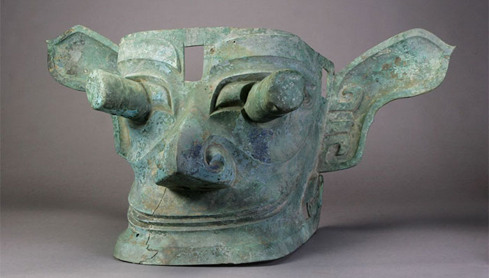 Mặt nạ bằng đồng kỳ lạ của nền văn minh Sanxingdui