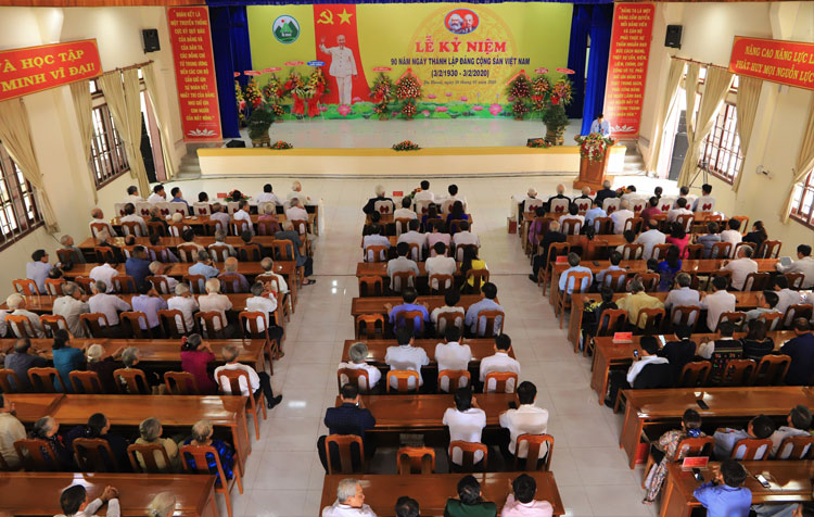 Đạ Huoai long trọng kỷ niệm 90 năm ngày thành lập Đảng Cộng sản Việt Nam