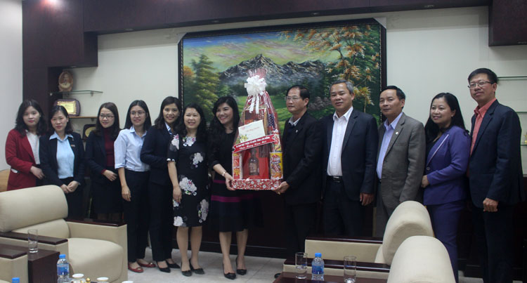 Đoàn thăm và chúc tết tập thể, Ban Giám đốc Viettinbank Lâm Đồng