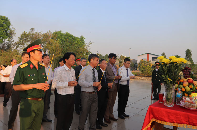 Phó Bí thư Tỉnh ủy Lâm Đồng Trần Văn Hiệp thăm, chúc tết tại Cát Tiên và Đạ Tẻh
